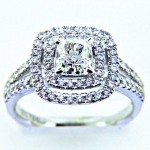 Ladies 18K Cushion Cut Diamond Enagagement Ring