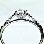 Ladies 18K Round Brilliant Diamond Enagagement Ring