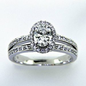 Ladies 18k Oval Diamond Engagement Ring