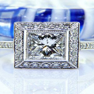 Ladies Platinum Princess Cut Diamond Engagement Ring