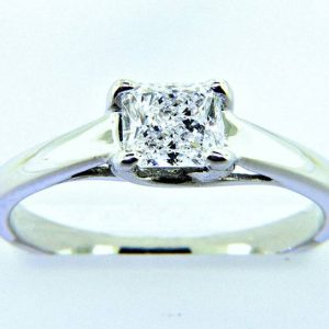 Ladies Platinum Radiant Cut Diamond Engagement Ring